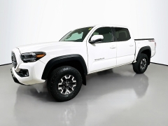 Used 2022  Toyota Tacoma 4WD TRD Off Road Double Cab 5ft Bed V6 AT at Dutro Auto near Zanesville&comma; OH