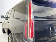 Used 2019  Cadillac Escalade 4d SUV 4WD Platinum at Graham Auto Mall near Mansfield&comma; OH