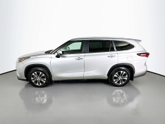 Used 2023  Toyota Highlander Hybrid XLE AWD at Graham Auto Mall near Mansfield, OH