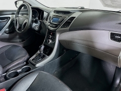 Used 2015  Hyundai Elantra 4d Sedan SE Auto at Dutro Auto near Zanesville&comma; OH
