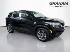  2021 Kia Seltos 4d SUV AWD LX at Dutro Auto near Zanesville&comma; OH