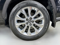Used 2023  Toyota Highlander Hybrid Limited AWD at Dutro Auto near Zanesville&comma; OH
