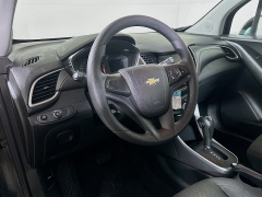 Used 2018  Chevrolet Trax 4d SUV FWD LS at Graham Auto Mall near Mansfield&comma; OH