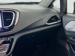 Used 2025  Chrysler Pacifica Limited FWD at Dutro Auto near Zanesville&comma; OH