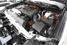 Used 2022  Toyota Tundra Hybrid 4WD Platinum CrewMax 5&period;5ft Bed at Dutro Auto near Zanesville&comma; OH