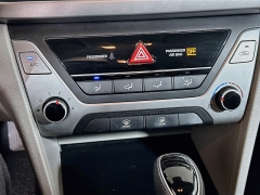 Used 2017  Hyundai Elantra 4d Sedan SE Auto at Graham Auto Mall near Mansfield&comma; OH