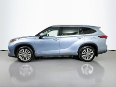 Used 2022  Toyota Highlander Hybrid Platinum AWD at Dutro Auto near Zanesville&comma; OH