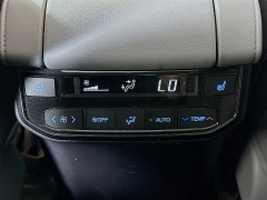Used 2022  Toyota Highlander Hybrid Platinum AWD at Dutro Auto near Zanesville&comma; OH