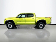 Used 2023  Toyota Tacoma 4WD TRD Off Road Double Cab 5ft Bed V6 AT at Graham Auto Mall near Mansfield&comma; OH