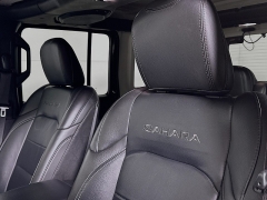 Used 2018  Jeep Wrangler Unlimited 4d SUV 4WD Sahara at Dutro Auto near Zanesville, OH