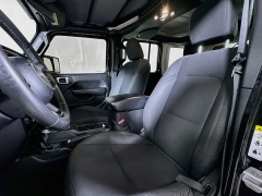 Used 2019  Jeep Wrangler Unlimited 4d SUV 4WD Sport at Dutro Auto near Zanesville&comma; OH