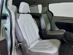 Used 2017  Chrysler Pacifica 4d Wagon Touring-L at Dutro Auto near Zanesville&comma; OH