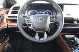 Used 2025  Toyota Crown Signia Limited AWD at Dutro Auto near Zanesville&comma; OH