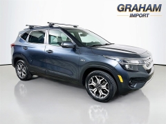 Used 2021  Kia Seltos 4d SUV AWD EX at Graham Auto Mall near Mansfield&comma; OH