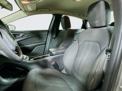 Used 2016  Chrysler 200 4d Sedan Limited I4 at Graham Auto Mall near Mansfield&comma; OH