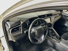 Used 2018  Toyota Camry 4d Sedan SE at Dutro Auto near Zanesville&comma; OH