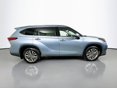 Used 2022  Toyota Highlander Hybrid Platinum AWD at Dutro Auto near Zanesville&comma; OH