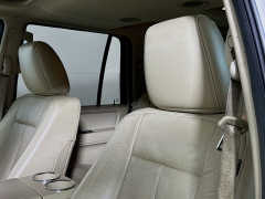 Used 2017  Ford Expedition 4d SUV 4WD Limited at Graham Auto Mall near Mansfield&comma; OH