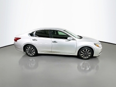 Used 2017  Nissan Altima 4d Sedan 2&period;5L SV at Dutro Auto near Zanesville&comma; OH