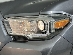 Used 2021  Toyota Tacoma 4WD TRD Off Road Double Cab 6ft Bed V6 AT at Graham Auto Mall near Mansfield&comma; OH