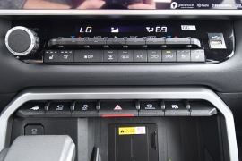 Used 2022  Toyota Tundra Hybrid 4WD Platinum CrewMax 5&period;5ft Bed at Dutro Auto near Zanesville&comma; OH