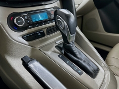 Used 2012  Ford Focus 4d Sedan SEL at Dutro Auto near Zanesville&comma; OH