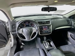 Used 2017  Nissan Altima 4d Sedan 2&period;5L SV at Dutro Auto near Zanesville&comma; OH