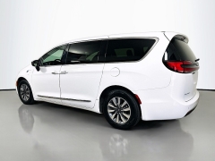 Used 2023  Chrysler Pacifica Hybrid Limited FWD at Dutro Auto near Zanesville&comma; OH