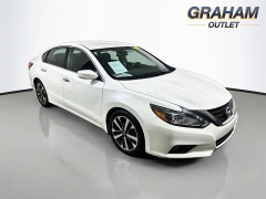  2016 Nissan Altima 4d Sedan 2&period;5L SR at Dutro Auto near Zanesville&comma; OH