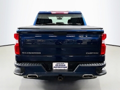 Used 2020  Chevrolet Silverado 1500 4WD Crew Cab Custom at Dutro Auto near Zanesville&comma; OH