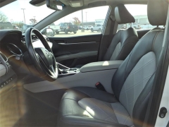 Used 2018  Toyota Camry 4d Sedan XLE V6 at Maxx Loans near St. Adrian, MI