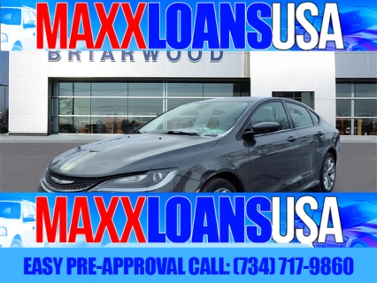 2015 Chrysler 200 S's photo