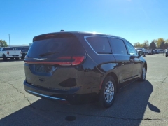 Used 2025  Chrysler Pacifica Select FWD at Maxx Loans near St&period; Adrian&comma; MI