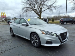 Used 2022  Nissan Altima 2&period;5 SV Sedan at Maxx Loans near St&period; Adrian&comma; MI