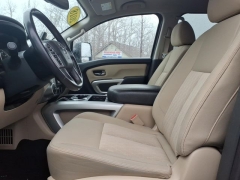 Used 2018  Nissan Titan 4WD Crew Cab SV at Maxx Loans near St&period; Adrian&comma; MI