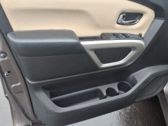 Used 2018  Nissan Titan 4WD Crew Cab SV at Maxx Loans near St&period; Adrian&comma; MI