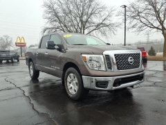 Used 2018  Nissan Titan 4WD Crew Cab SV at Maxx Loans near St&period; Adrian&comma; MI