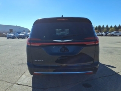 Used 2025  Chrysler Pacifica Select FWD at Maxx Loans near St&period; Adrian&comma; MI