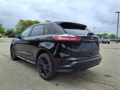 Used 2022 Ford Edge AWD at Maxx Loans near ,