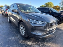 Used 2024  Chrysler Pacifica Touring L FWD at Maxx Loans near St&period; Adrian&comma; MI