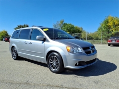 Used 2017 Dodge Grand Caravan 4d Wagon SXT at Maxx Loans near St. Adrian, MI