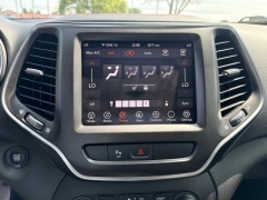 Used 2019  Jeep Cherokee Trailhawk 4x4 at Maxx Loans near St&period; Adrian&comma; MI