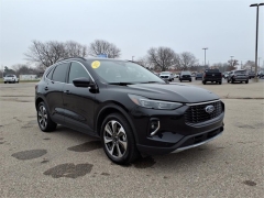 Used 2023  Ford Escape Platinum AWD at Maxx Loans near St&period; Adrian&comma; MI