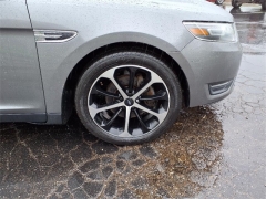 Used 2014 Ford Taurus 4d Sedan SEL AWD at Maxx Loans near ,