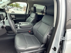 Used 2026  Ford Expedition Active 4x4 at Maxx Loans near St&period; Adrian&comma; MI