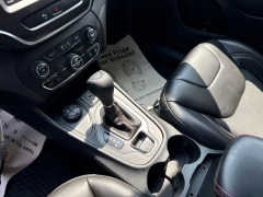 Used 2019  Jeep Cherokee Trailhawk 4x4 at Maxx Loans near St&period; Adrian&comma; MI