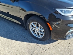 Used 2025  Chrysler Pacifica Select FWD at Maxx Loans near St&period; Adrian&comma; MI