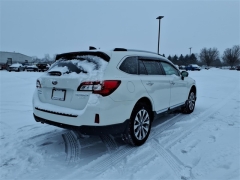 Used 2017  Subaru Outback 4d SUV 2&period;5i Touring at Maxx Loans near St&period; Adrian&comma; MI