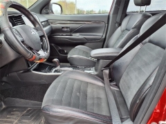 Used 2020 Mitsubishi Outlander 4d SUV FWD SEL at Maxx Loans near ,