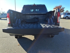 Used 2019  Ram 1500 Big Horn&sol;Lone Star 4x4 Crew Cab 5'7" Box at Maxx Loans near St&period; Adrian&comma; MI